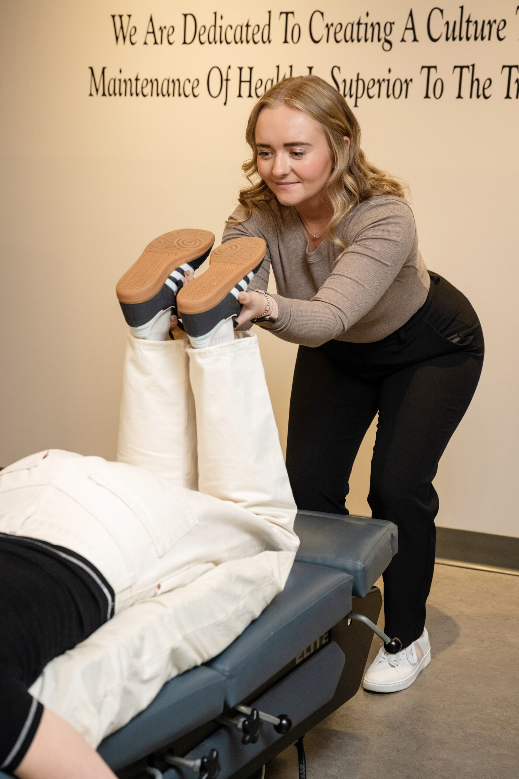 About Us - Achieve Optimal Health Care - Bedford - Roach Chiropractic Centre 8 svg%3E